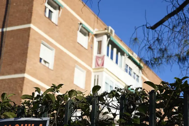 El alquiler en España se dispara un 8,5% en 2025 y agrava la crisis de vivienda El alquiler en España se dispara un 8,5%