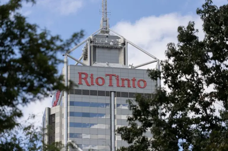 Golpe en bolsa: Rio Tinto cae tras reabrir conversaciones de fusión con Glencore Golpe en bolsa