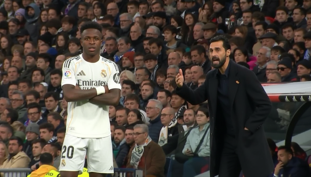 Arbeloa motive a Vinicius durante un entrenamiento en Movistar Plus+
