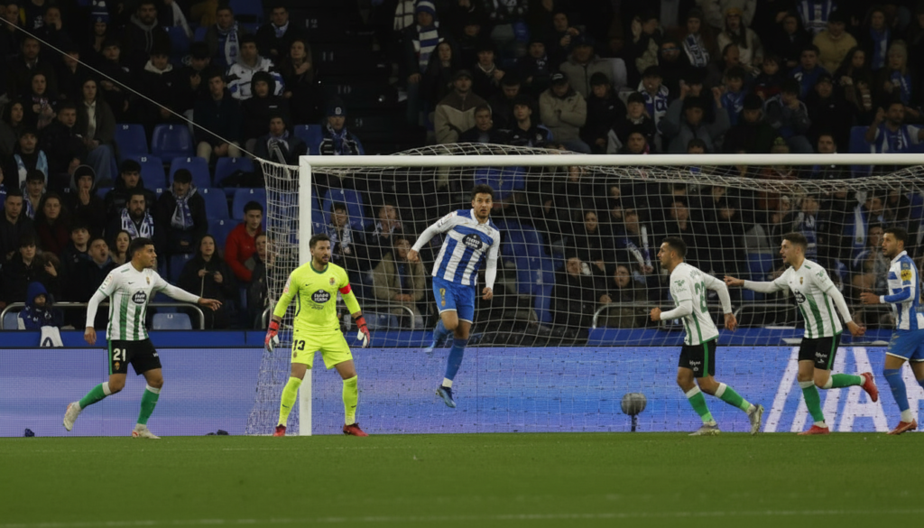 El Deportivo sufre en Riazor y pierde posiciones en la tabla