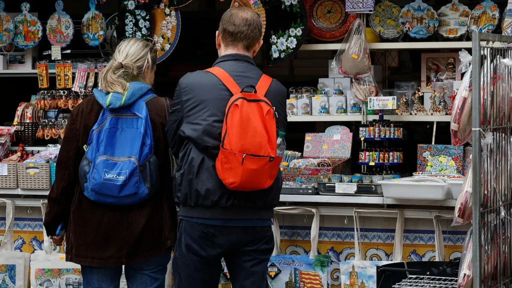 España alcanza 91,5 millones de turistas y récord de gasto Aumenta un 3,4% la llegada de turistas a España entre los meses de enero y noviembre de 2025