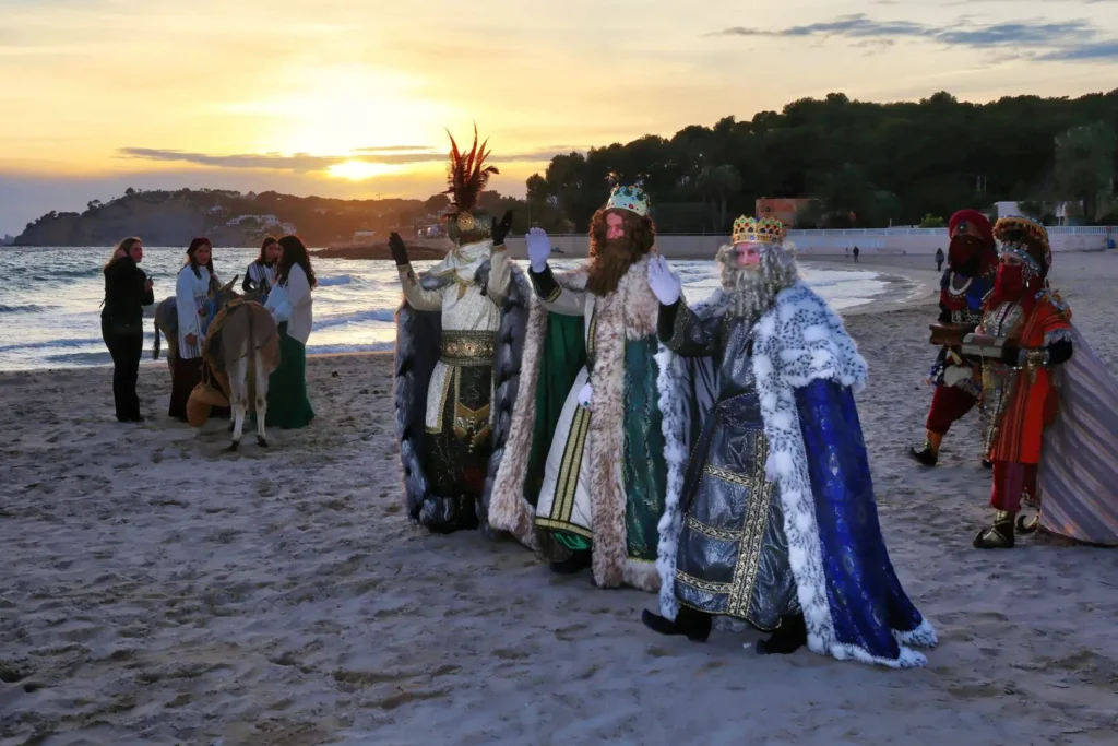 Los Reyes Magos de Oriente en las playas de Moraira (Valencia). | Cordon Press