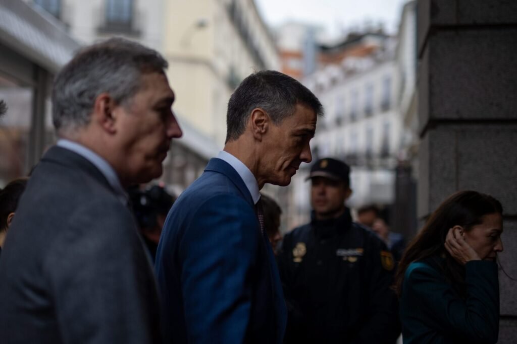 El presidente del Gobierno, Pedro Sánchez, en el patio del Congreso el Día de la Constitución. | Cordon Press