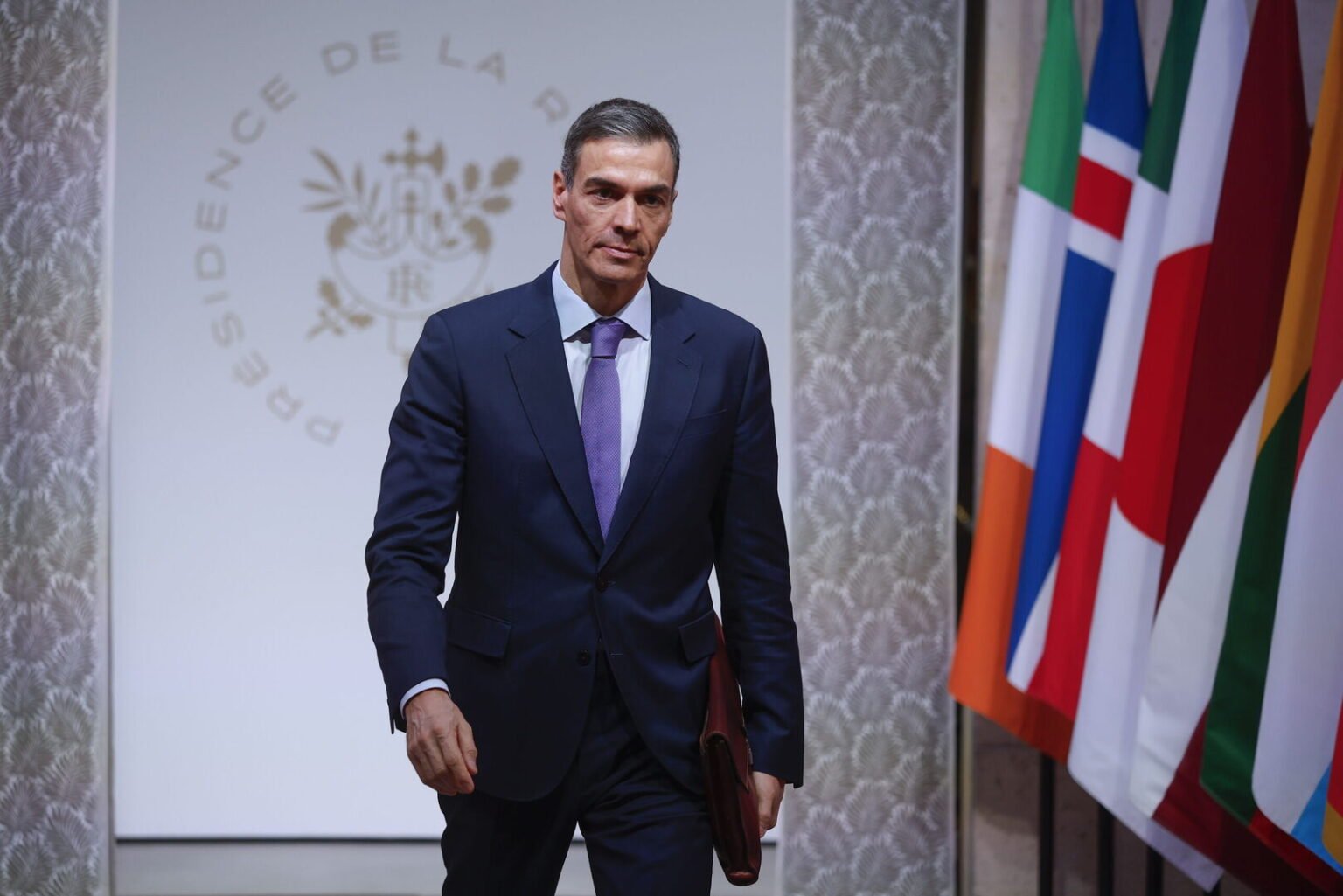 El presidente Pedro Sánchez llega a la reunión de la Coalición de Voluntarios en París. | EFE