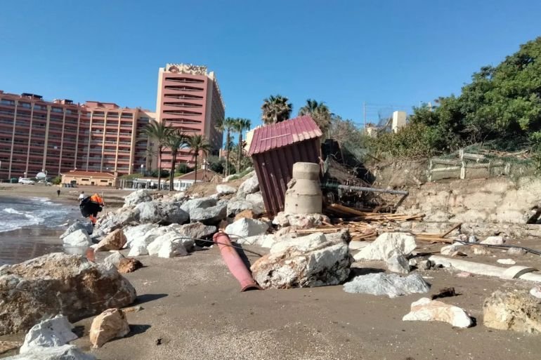 Playas de Málaga listas para Semana Santa con ayuda de Costas Playas Málaga
