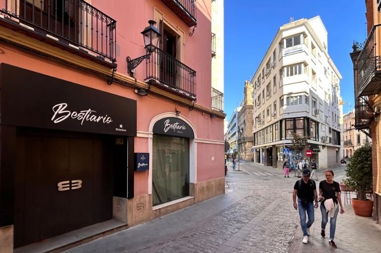 Cierre histórico en Sevilla: cae Bestiario tras 42 años Cierre histórico en Sevilla