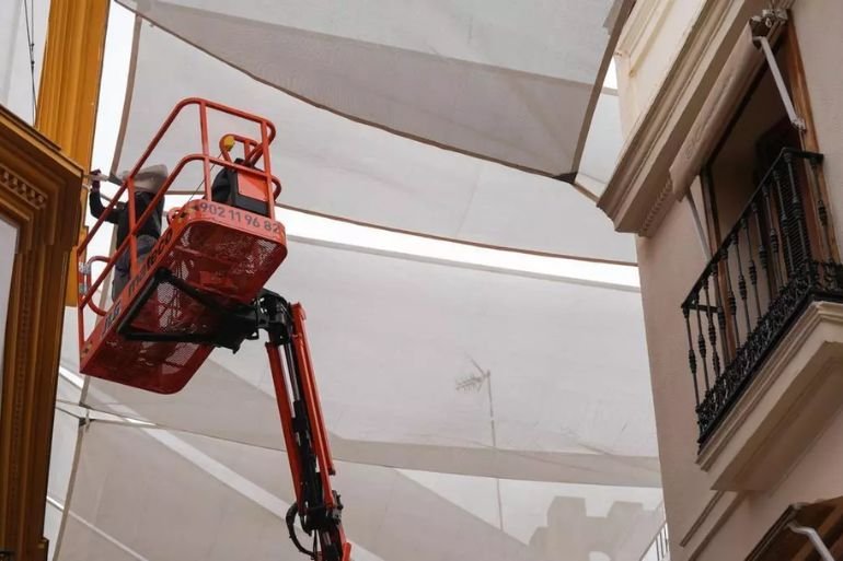 Crisis en Sevilla: el contrato de toldos acaba en indemnización Crisis en Sevilla