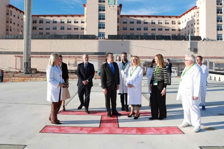 Inaugurado el nuevo helipuerto del Hospital de La Merced en Osuna: traslados de pacientes críticos más rápidos Inaugurado el nuevo helipuerto del Hospital