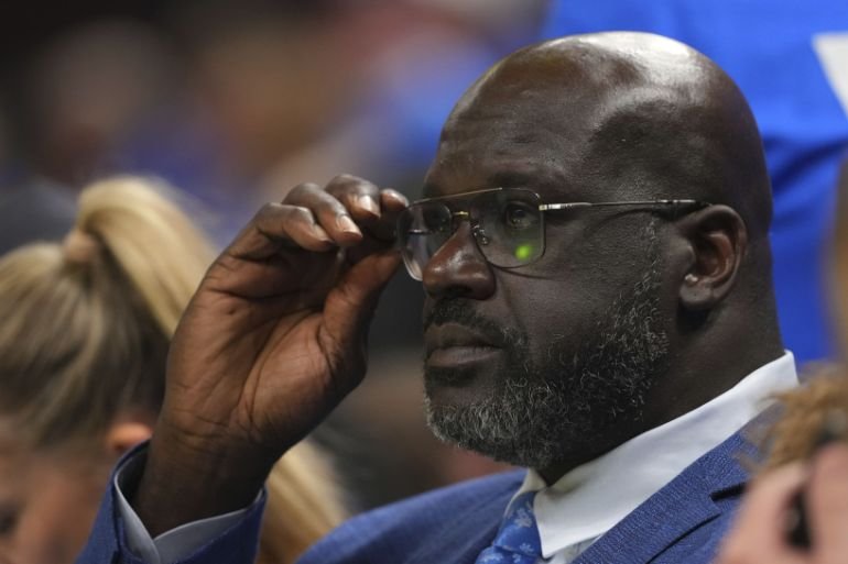 Estrella de los Lakers cubre funeral de niño tras tragedia por acoso escolar