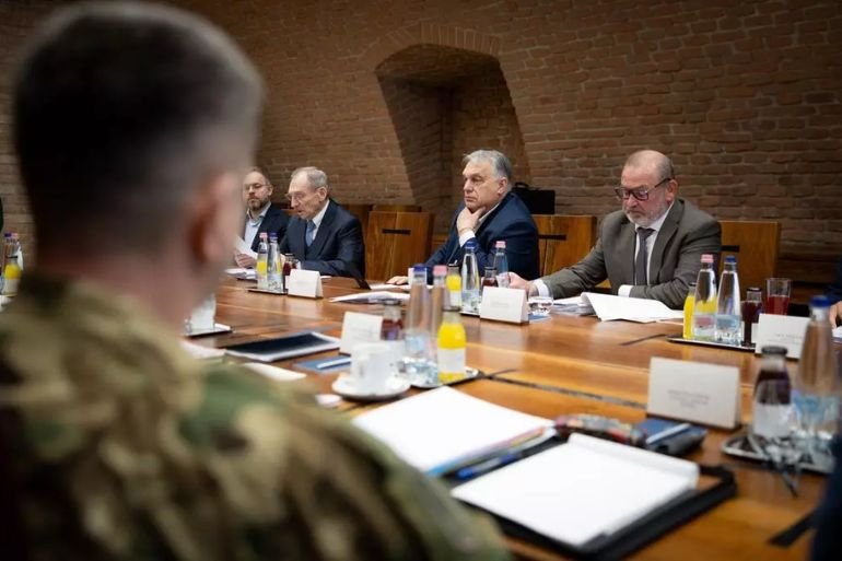 Orbán bloquea un préstamo de la UE a Ucrania en pleno pulso con Rusia