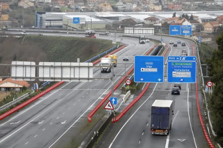 Impactante accidente mortal en Vigo: una mujer fallece en la VG-20 tras volcar su vehículo