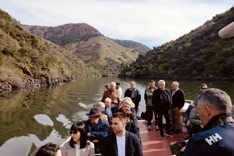 Ribeira Sacra 2026: arranca la temporada de catamaranes con récord de reservas