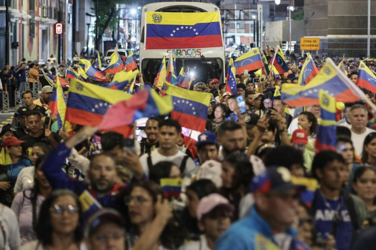 Venezuela estalla tras el título del Clásico con un desfile masivo