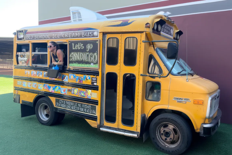 Padres de San Diego enfrentan calor extremo con helados y polémica relajación en pretemporada