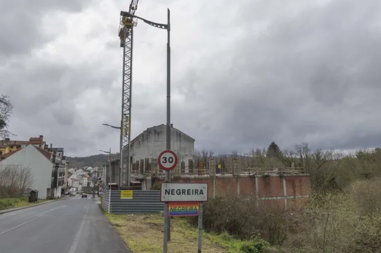 Negreira retoma la construcción tras dos décadas: la vivienda vuelve al municipio con 25 pisos en avenida de Santiago