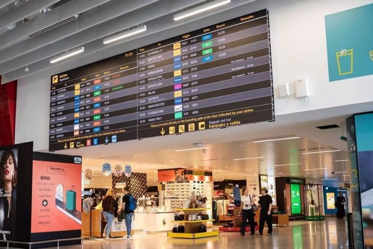 El Aeropuerto de Sevilla aumenta 200 vuelos en Semana Santa 2026: predominio de rutas internacionales Sevilla aumenta 200 vuelos en Semana Santa