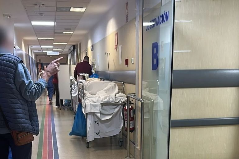 Colapso en Urgencias del Valme: pasillos llenos y una ampliación paralizada desde 2018 Colapso en Urgencias del Valme