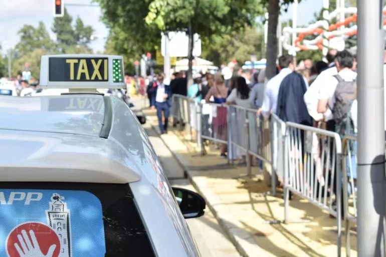 Taxis en la Feria de Sevilla: seguridad privada, nuevo carril y subida de tarifas en 2026 Feria de Sevilla