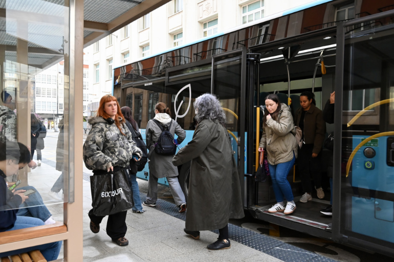 A Coruña cambia su corazón del transporte: polémico traslado de autobuses al centro urbano