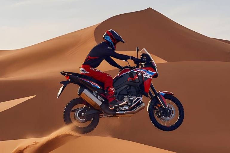 Honda apuesta por carreteras con arena del desierto en África