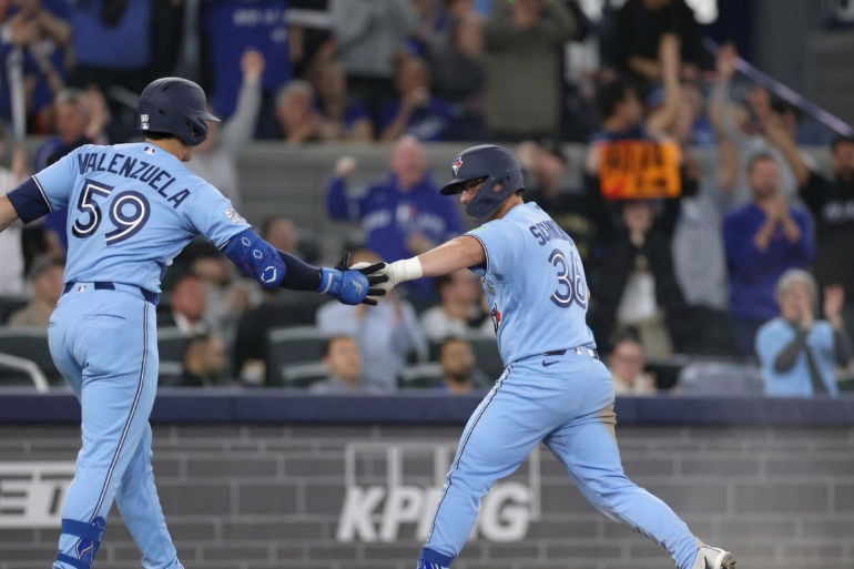 Azulejos remontan para llevarse un ansiado triunfo ante los Dodgers