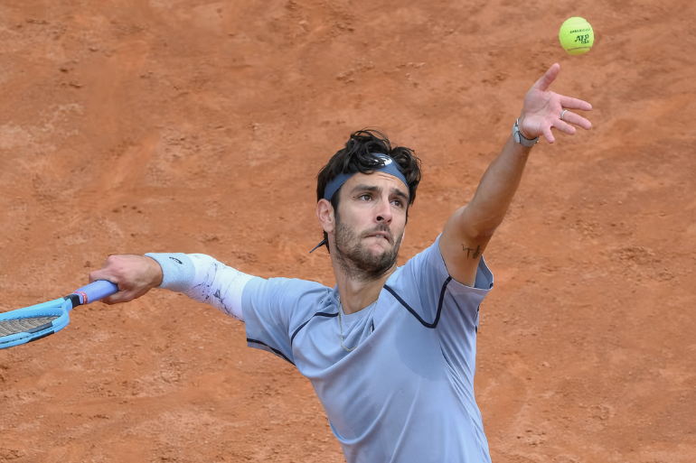 París pierde a otro favorito: Musetti cae lesionado y se despide de Roland Garros