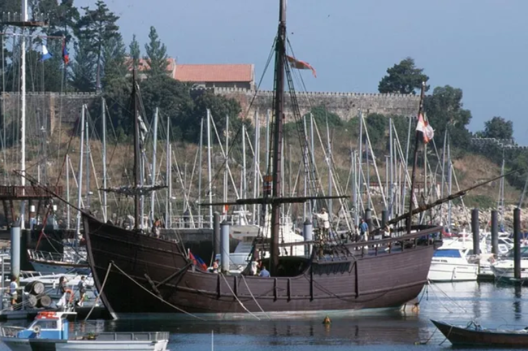 Policía Local salva a un peregrino en parada en Baiona