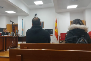Acoso inmobiliario en Sarria: propietarios expulsados de su propia casa