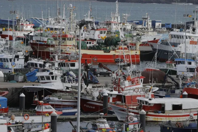Hallan un cadáver flotando en el puerto de Oza en A Coruña y crece la inquietud vecinal