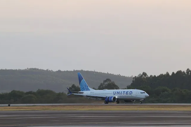 Santiago estrena vuelo directo a Nueva York tras reabrir Lavacolla