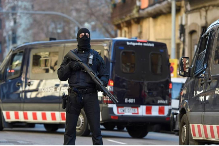 Cae en Barcelona un fugitivo buscado por terrorismo desde hace más de 20 años Cae en Barcelona un fugitivo buscado por terrorismo