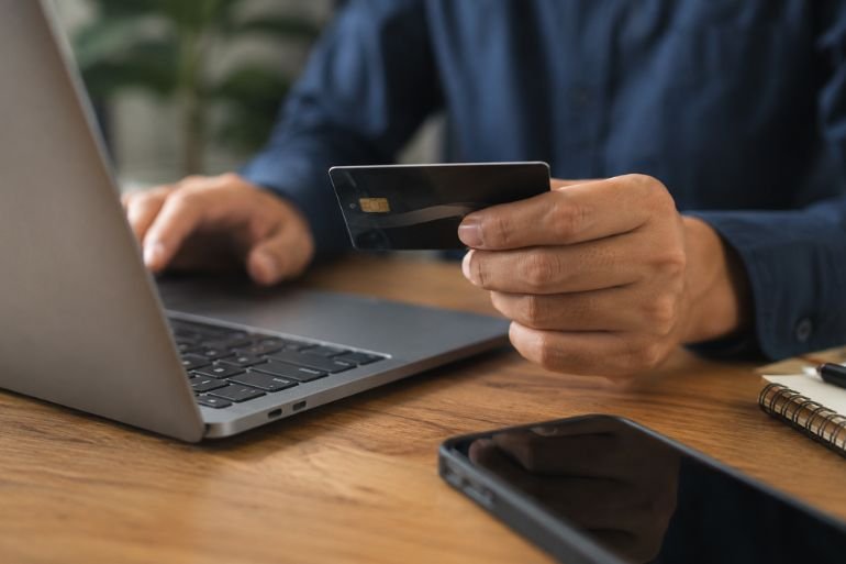 Hacienda estrecha el cerco sobre Revolut, Wise y N26: así controlará los cobros de autónomos y pymes Hacienda estrecha el cerco sobre Revolut, Wise y N26