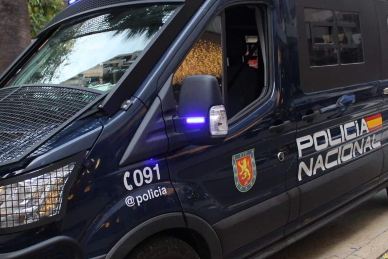 Hallan un cadáver oculto en una nevera en Castellón durante una investigación policial Hallan un cadáver oculto en una nevera en Castellón