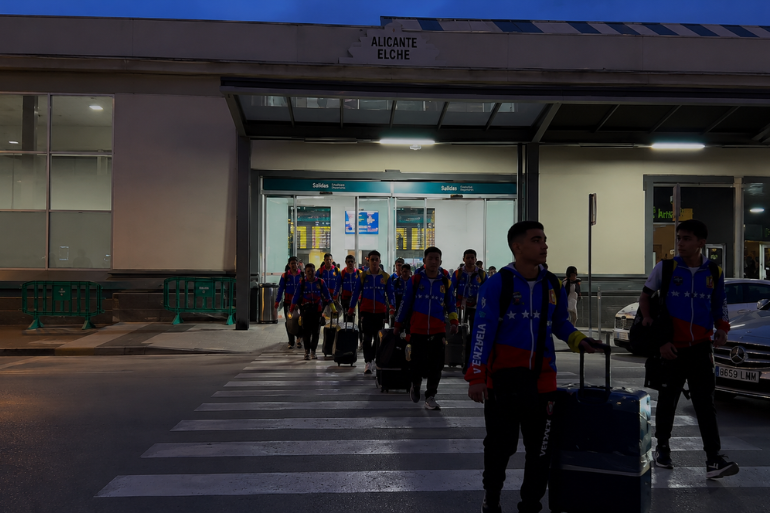 Llegan a Benidorm jóvenes futbolistas venezolanos para entrenar con clubes españoles antes de la Costa Blanca Cup 2026 Llegan a Benidorm jóvenes futbolistas venezolanos