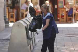 Málaga aplaza la nueva tasa de basura por miedo a una avalancha de recursos judiciales