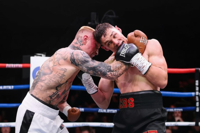 Billam-Smith sobrevive a una guerra brutal y frena a Rozicki en Inglaterra