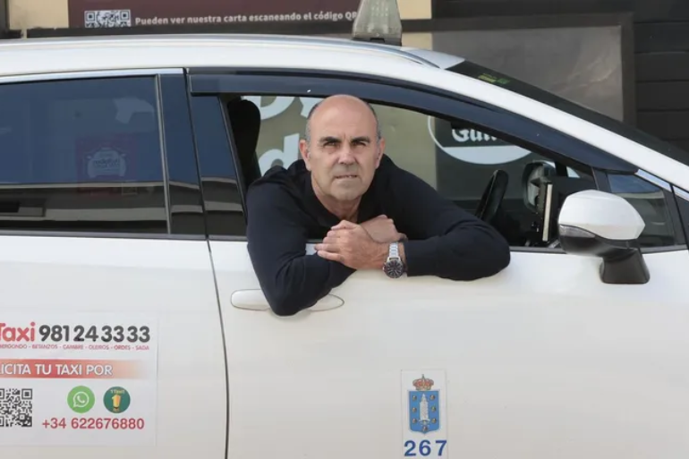 Crisis del taxi en A Coruña: el auge del tardeo desborda el servicio