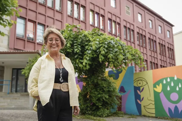 Jubilación de Marila Abad en Ourense: crítica educativa