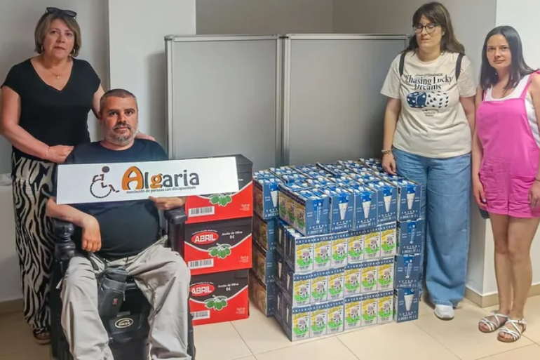 Solidaridad en Xinzo: Algaria dona 500€ en alimentos
