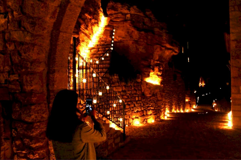 Tres pueblos valencianos apagarán sus luces para vivir una noche mágica entre velas y miles de besos Tres pueblos valencianos apagarán sus luces para vivir una noche mágica