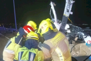 Un brutal choque frontal entre tres vehículos deja cuatro muertos y seis heridos