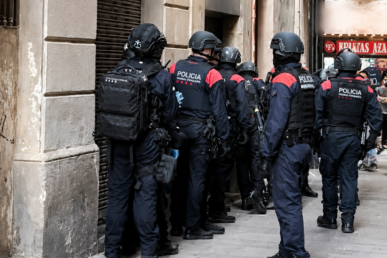 Desmantelados dos narcopisos en Barcelona y Badalona: dos detenidos y una red dedicada al tráfico de cocaína y crack Desmantelados dos narcopisos en Barcelona y Badalona