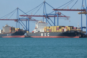 El Puerto de Málaga dispara su actividad