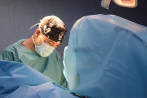Hospital Ochoa introduce en Málaga la cirugía bilateral simultánea de cadera con abordaje anterior Hospital Ochoa introduce en Málaga la cirugía bilateral simultánea de cadera con abordaje anterior