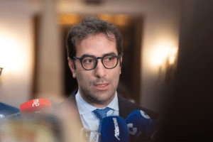 La economía española acelera su crecimiento: el PIB aumenta un 0,7 % en el segundo trimestre de 2026 La economía española acelera su crecimiento