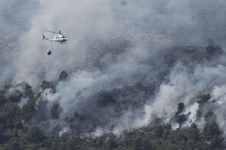 Incendio devastador en Castellón obliga a evacuar a 15.000 personas y amenaza la Sierra de Espadán Incendio devastador en Castellón