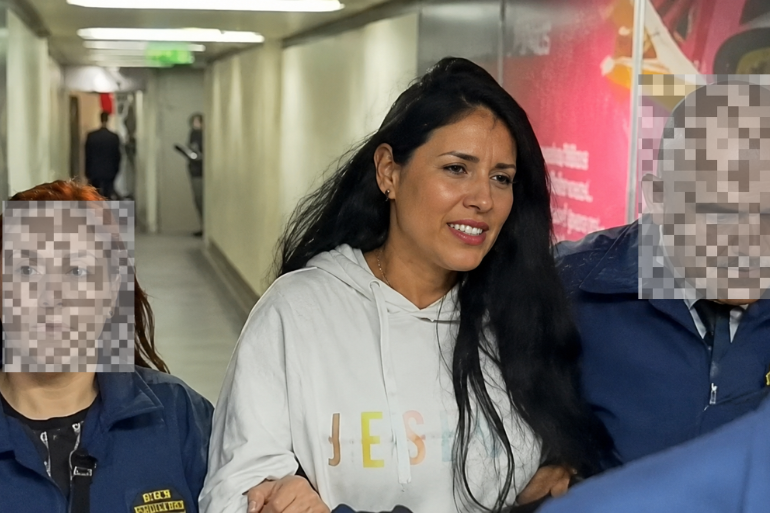 Karen Rojo regresa a Chile para entrar en prisión: Así termina la fuga internacional de la exalcaldesa condenada por fraude al Estado Karen Rojo regresa a Chile para entrar en prisión Así termina la fuga internacional de la exalcaldesa condenada por fraude al Estado
