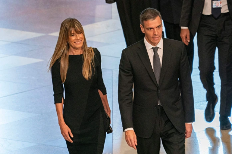 La Audiencia de Madrid confirma que Begoña Gómez irá a juicio por tráfico de influencias y malversación La Audiencia de Madrid confirma que Begoña Gómez