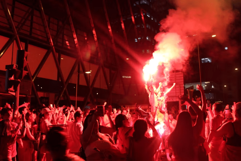 Madrid estalla de alegría por el Mundial: miles de aficionados celebran la segunda estrella de España Madrid estalla de alegría por el Mundia