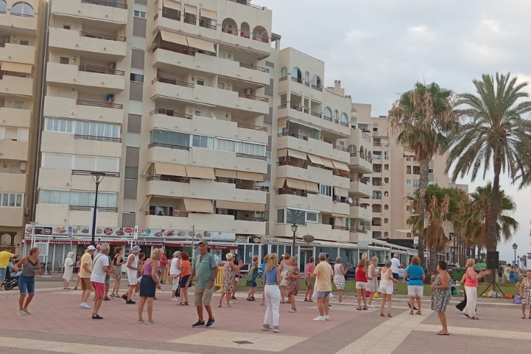 Marina d’Or convierte una avenida en terapia contra el sedentarismo Marina d'Or convierte una avenida en terapia contra el sedentarismo